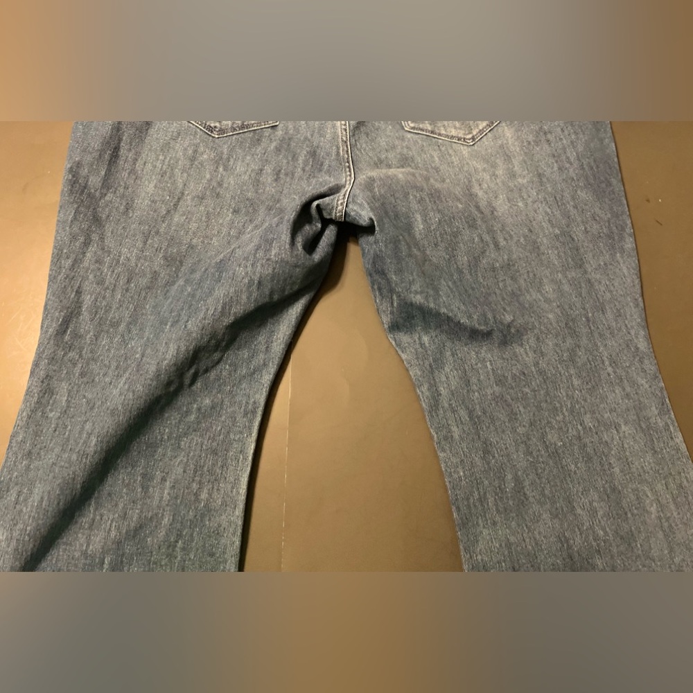Old Navy Women’s Size 22 High Rise WOW Flare Medium Wash Blue Jeans - Picture 13 of 14
